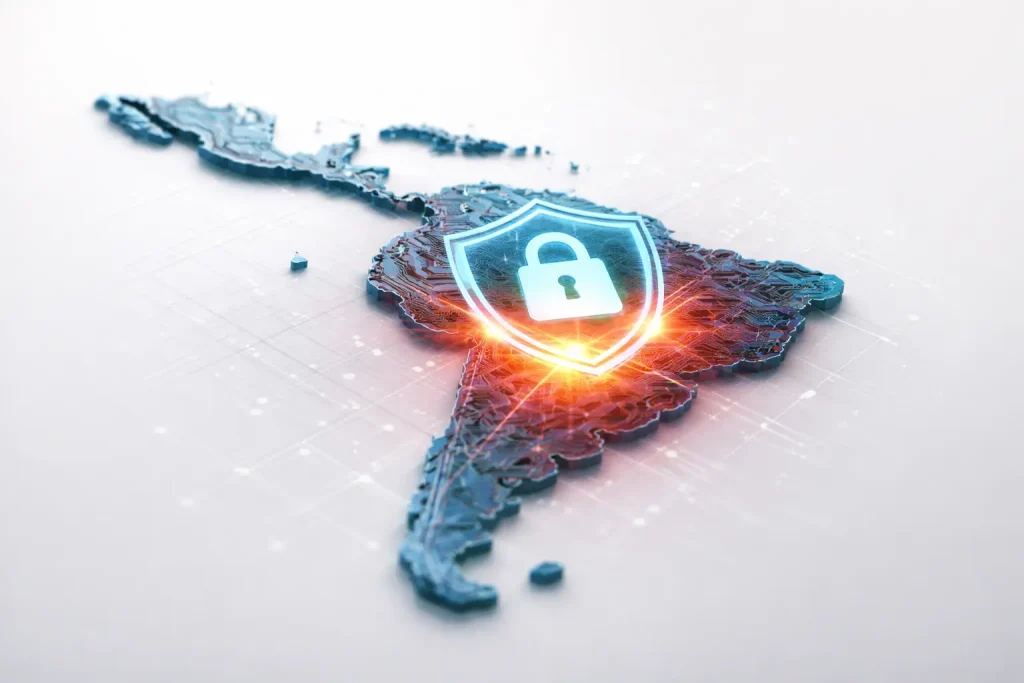 Mapa de América Latina con escudo de ciberseguridad y candado digital representando protección contra ransomware en PYME